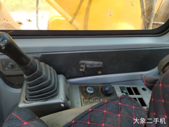 现代 R225LC-7 挖掘机