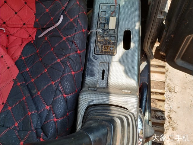 现代 R225LC-7 挖掘机