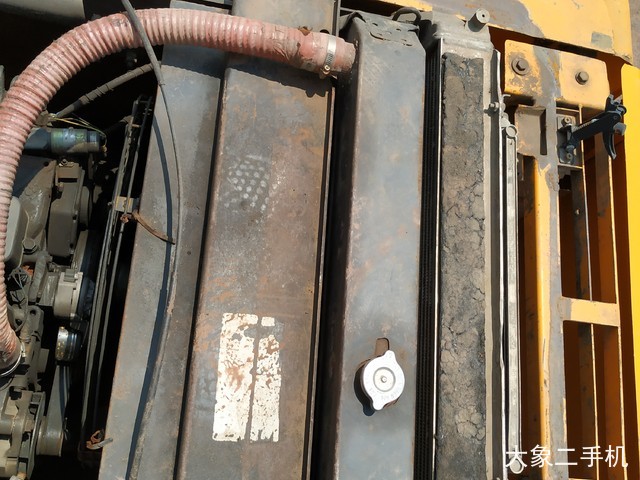 现代 R225LC-7 挖掘机