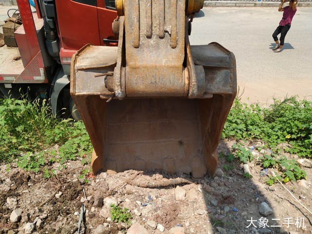 现代 R225LC-7 挖掘机