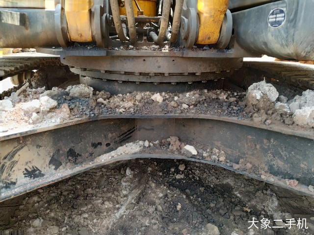 现代 R225LC-7 挖掘机