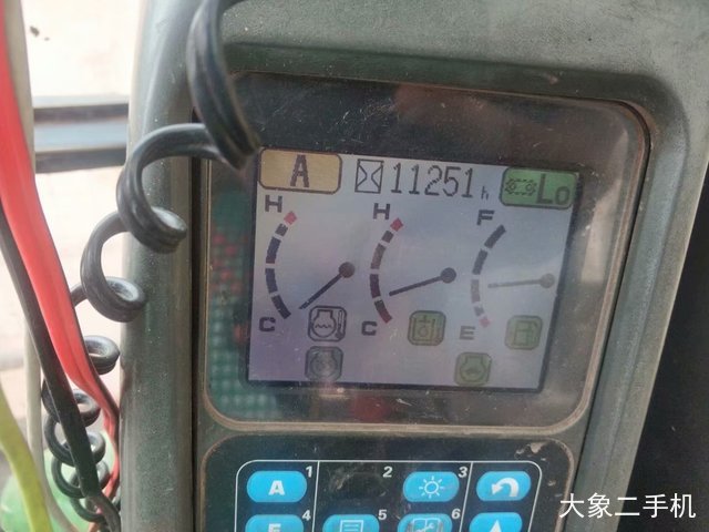 小松 PC200-8 挖掘机