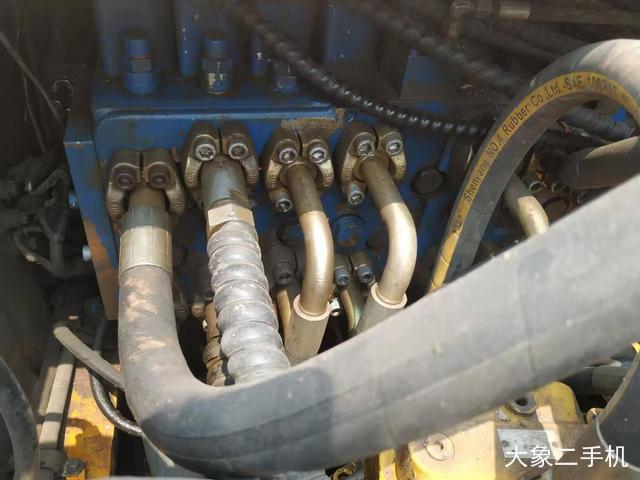 雷沃重工 FR225E 挖掘机