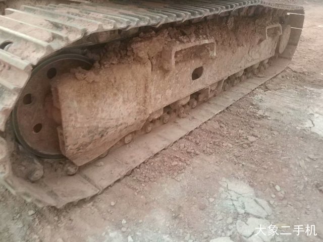 山东临工 LG6135E 挖掘机