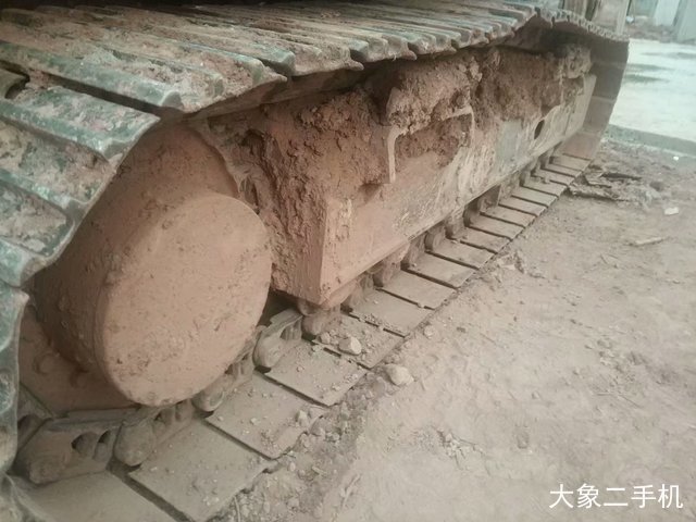 山东临工 LG6135E 挖掘机