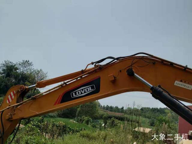 雷沃重工 FR225E 挖掘机