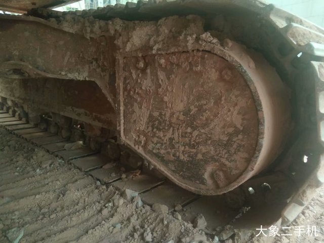 山东临工 LG6135E 挖掘机