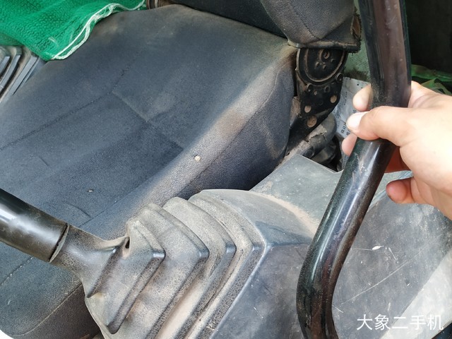 神钢 SK140LC-8 挖掘机