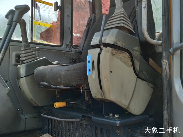 山重建机 JCM906D 挖掘机