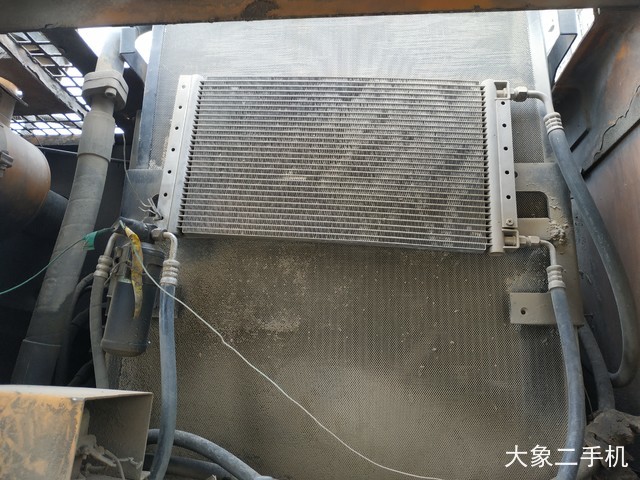 现代 R210W-5 挖掘机