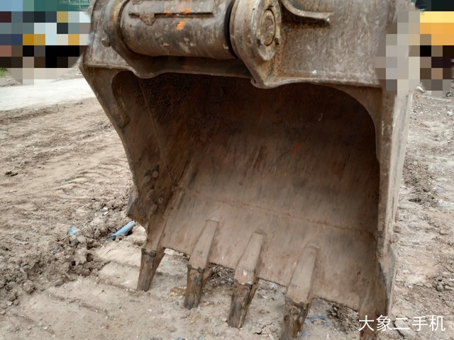 徐工 XE265C 挖掘机