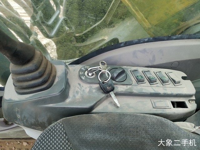 徐工 XE265C 挖掘机