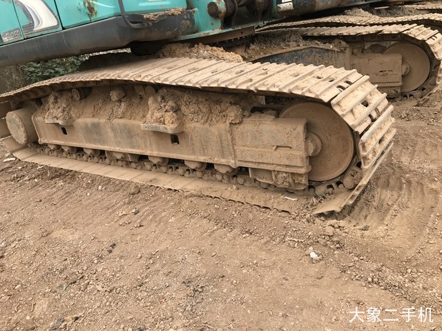 神钢 SK200-8 挖掘机