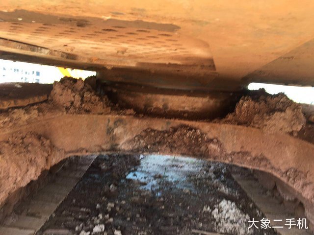 现代 R150LC-9 挖掘机