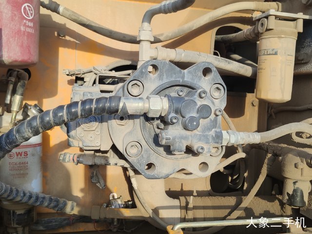 龙工 LG6225E 挖掘机