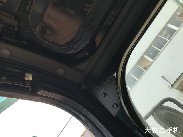 神钢 SK200-10 挖掘机