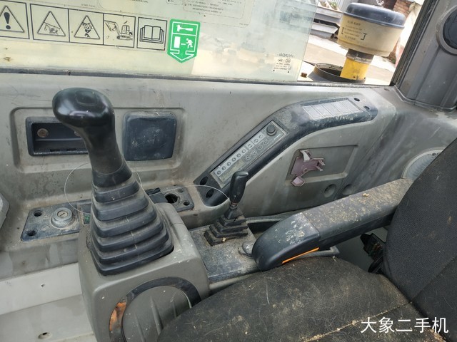 现代 R60-7 挖掘机