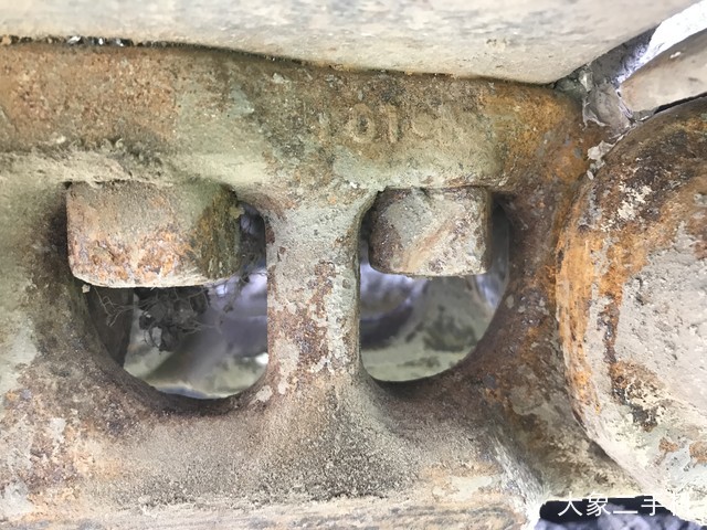 小松 PC240LC-8M0 挖掘机