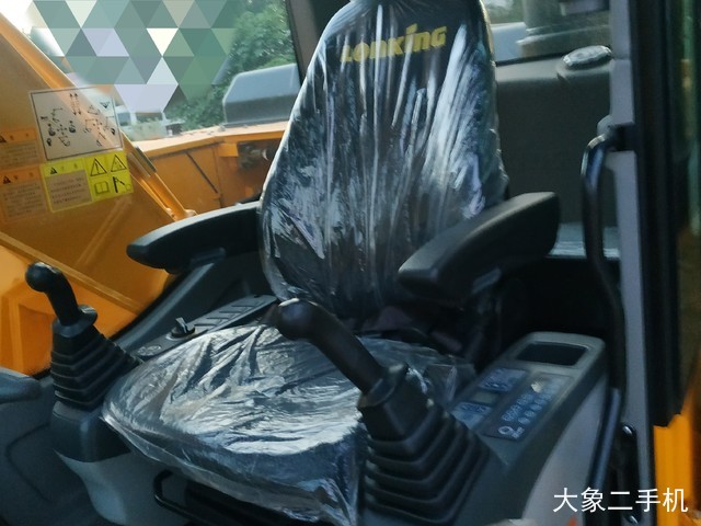 龙工 LG6225E 挖掘机