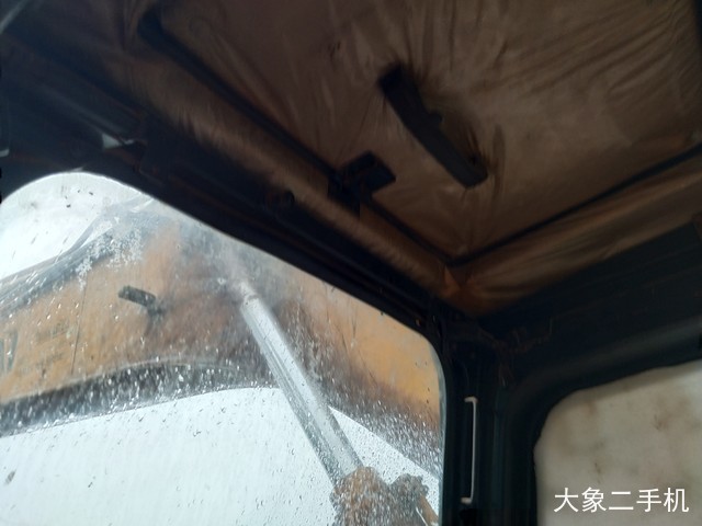 现代 R225LC-7 挖掘机