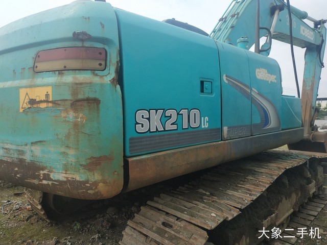 神钢 SK200-8 挖掘机