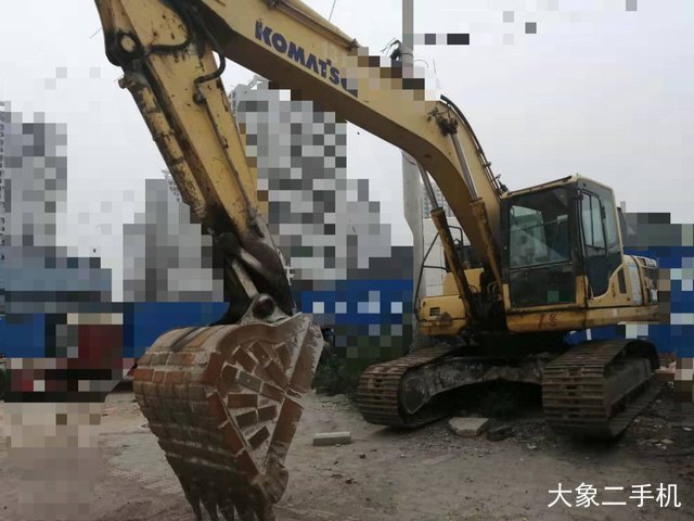 小松 PC220-8 挖掘机