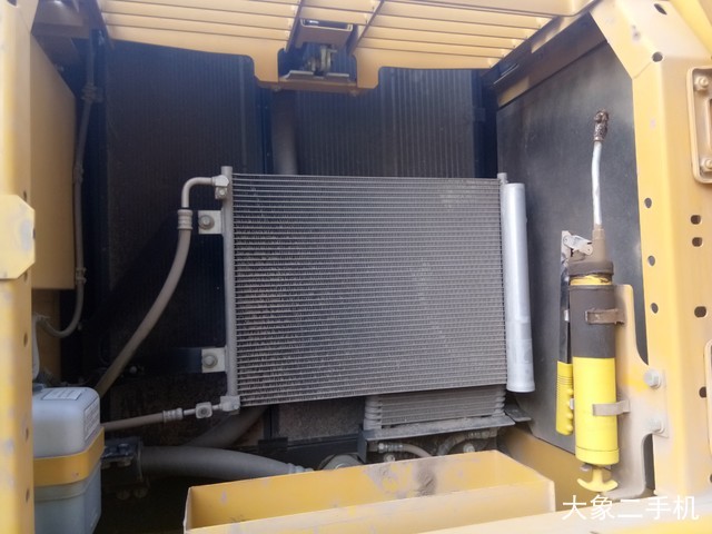 小松 PC240LC-8M0 挖掘机