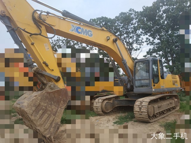 徐工 XE370CA 挖掘机