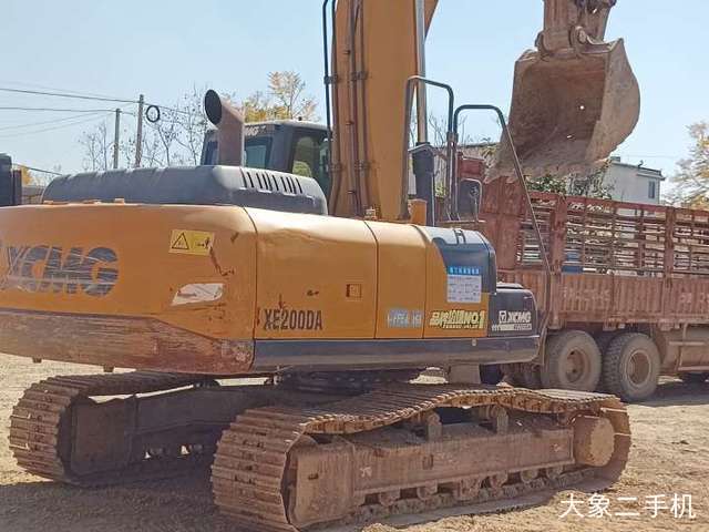 徐工 XE200D 挖掘机