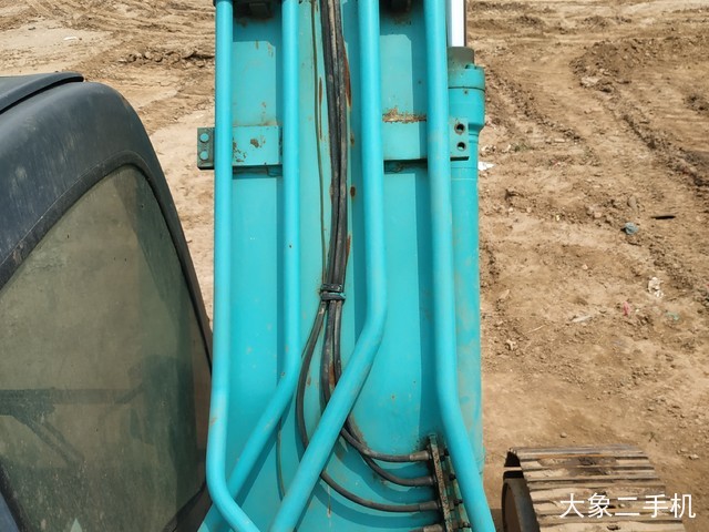 神钢 SK200-8 挖掘机