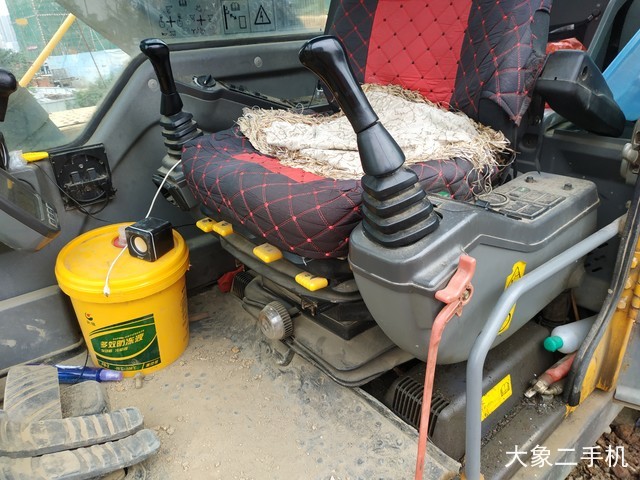 沃尔沃 EC240BLC 挖掘机