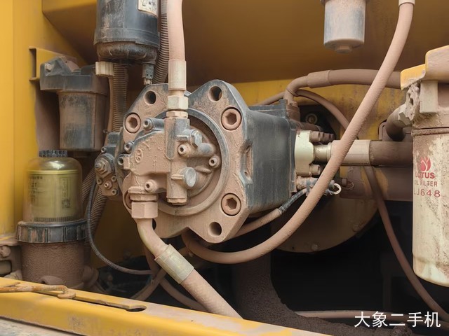 徐工 XE270DK 挖掘机