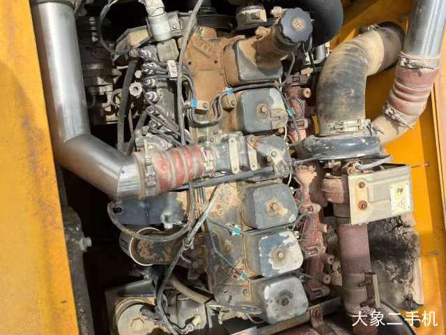 现代 R215-9 挖掘机