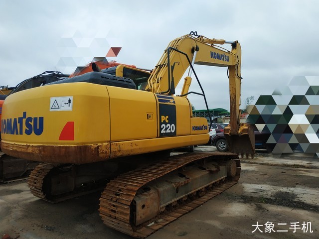 小松 PC220-8M0 挖掘机