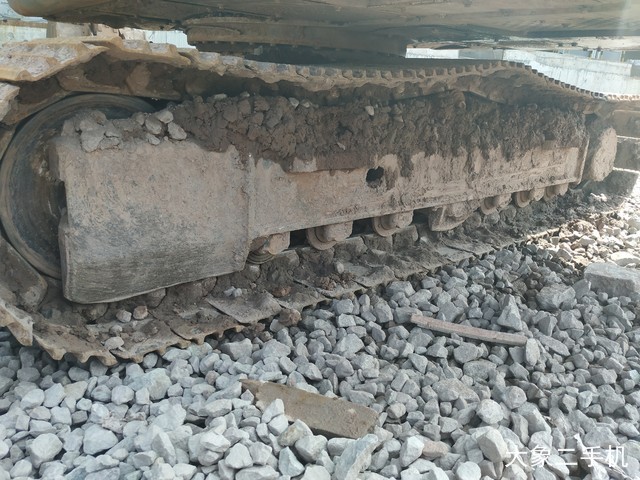 现代 R150LC-9 挖掘机