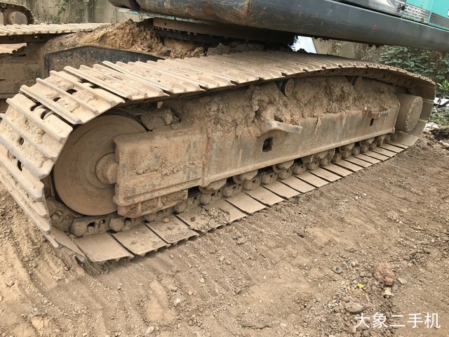 神钢 SK200-8 挖掘机