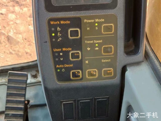 现代 R225LC-7 挖掘机