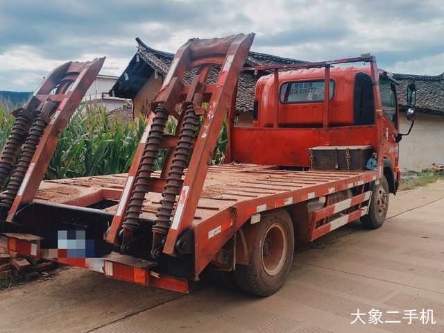 中国重汽 4X2 拖车