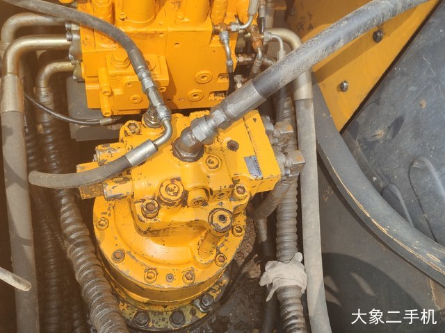 现代 R225LC-7 挖掘机