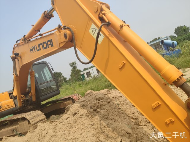 现代 R225LC-7 挖掘机