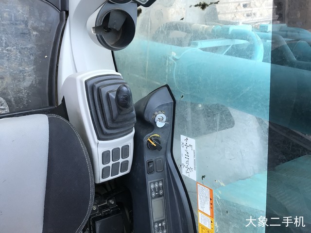 神钢 SK200-10 挖掘机