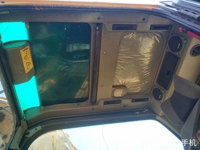 山东临工 LG6135E 挖掘机