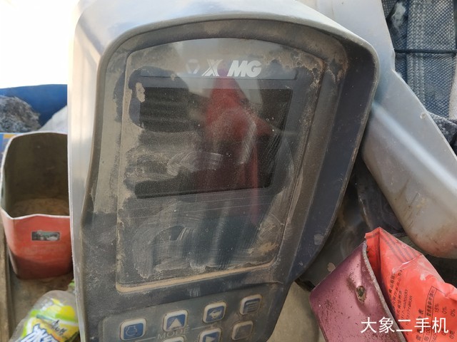 徐工 XE215C 挖掘机