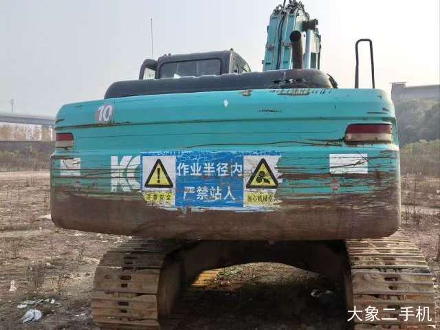 神钢 SK200-8 挖掘机