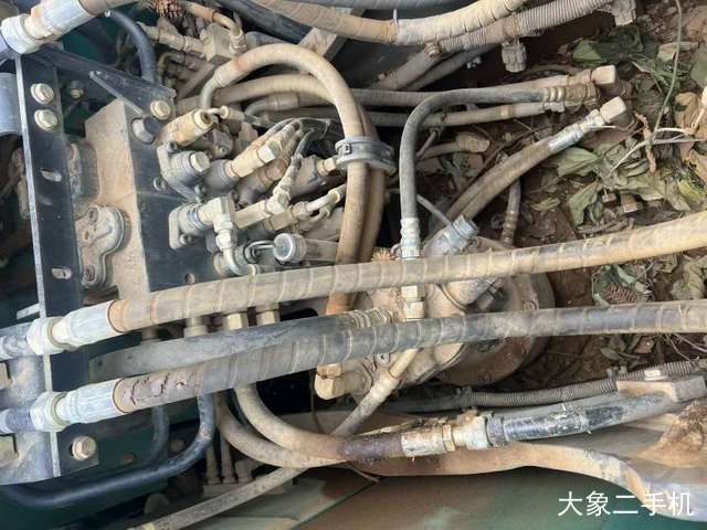 神钢 SK130-8 挖掘机