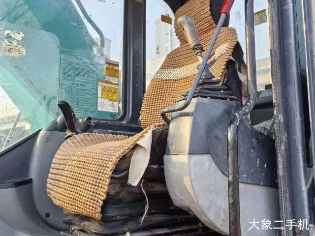 神钢 SK200-8 挖掘机
