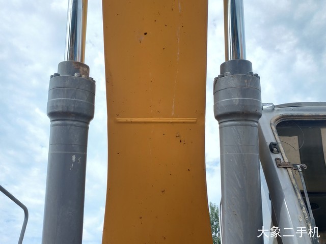 徐工 XE260C 挖掘机