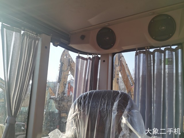 徐工 XE75D 挖掘机