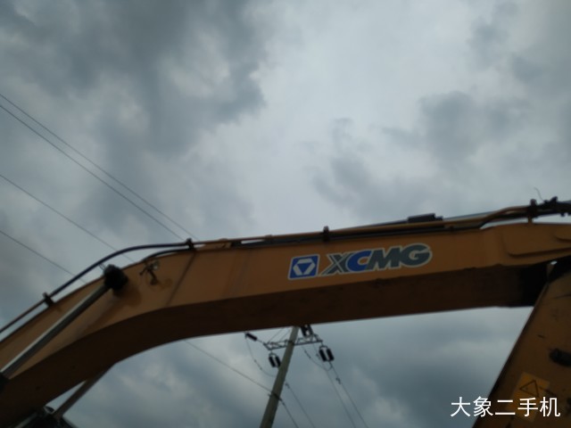 徐工 XE265C 挖掘机