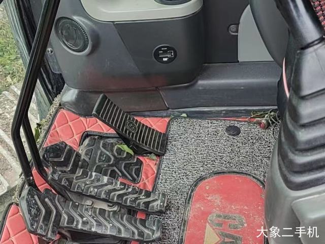 卡特彼勒 323D2L 挖掘机